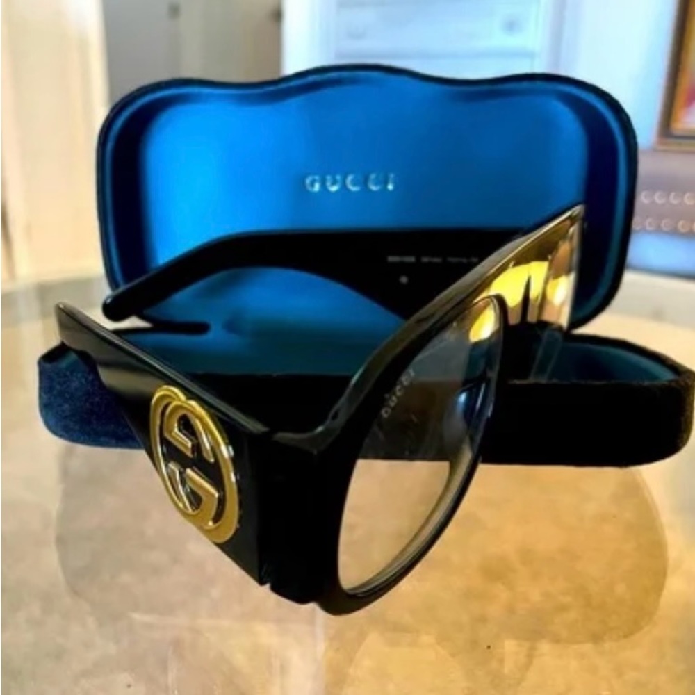 Gucci GG0152S 001 Sunglasses Mask Eyeglasses- worn once.